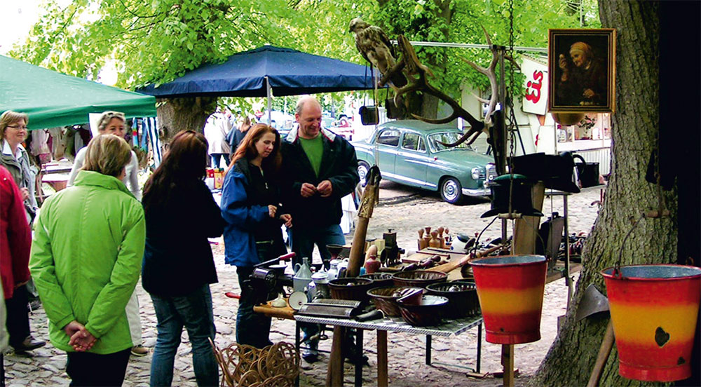 Osteria Antik Trödel Flohmarkt Schnäppchenjagd und italienische Küche 